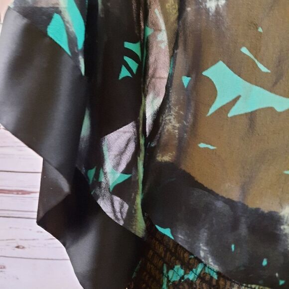 2/$20 EXPRESS Flowy Silk Blouse - Picture 4 of 10